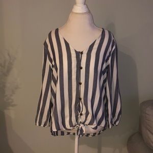 Like new long sleeve striped top.